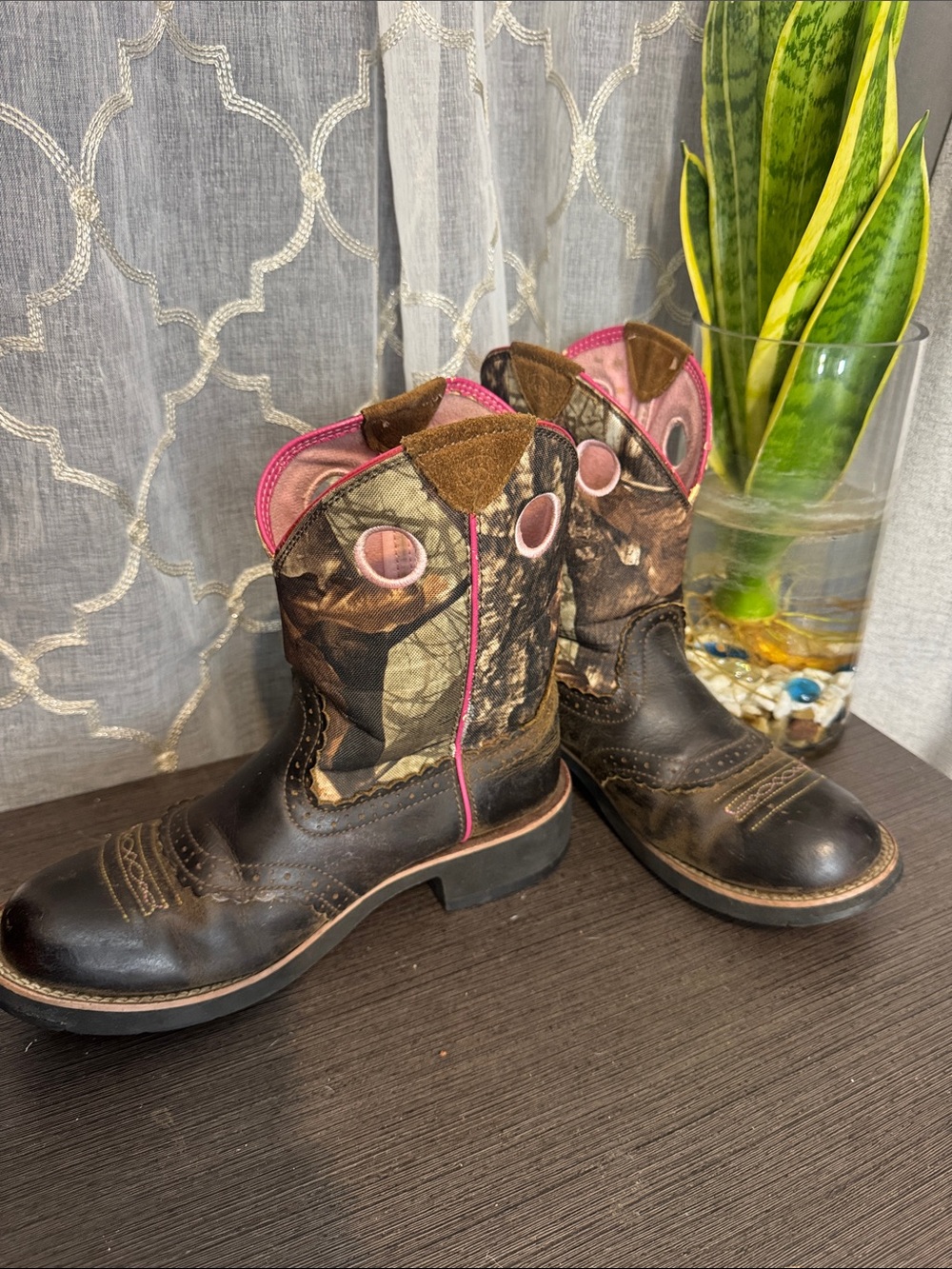 Ariat Black & Pink Kids Western Pull-On Boots